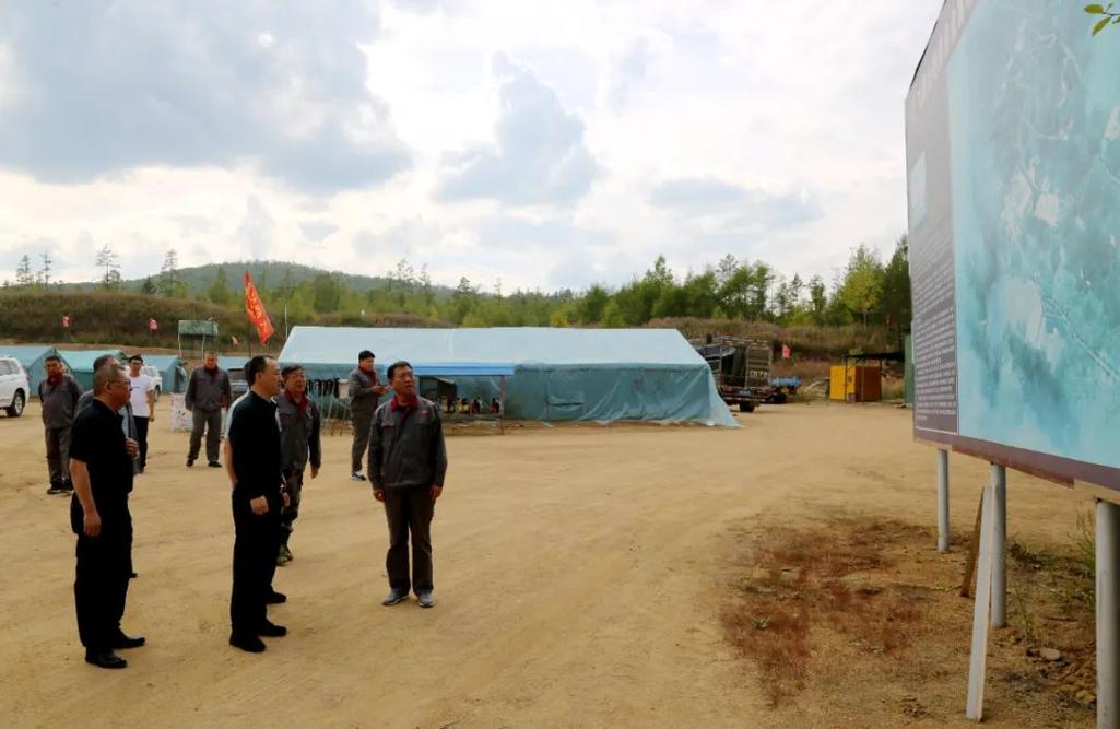 闫冰先后深入到呼源镇,黑龙江森源食品科技开发有限责任公司,呼源宾馆